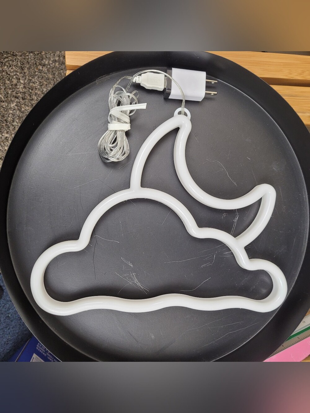 Neon Sign Crescent Moon And Cloud Light - Picture 5 of 9